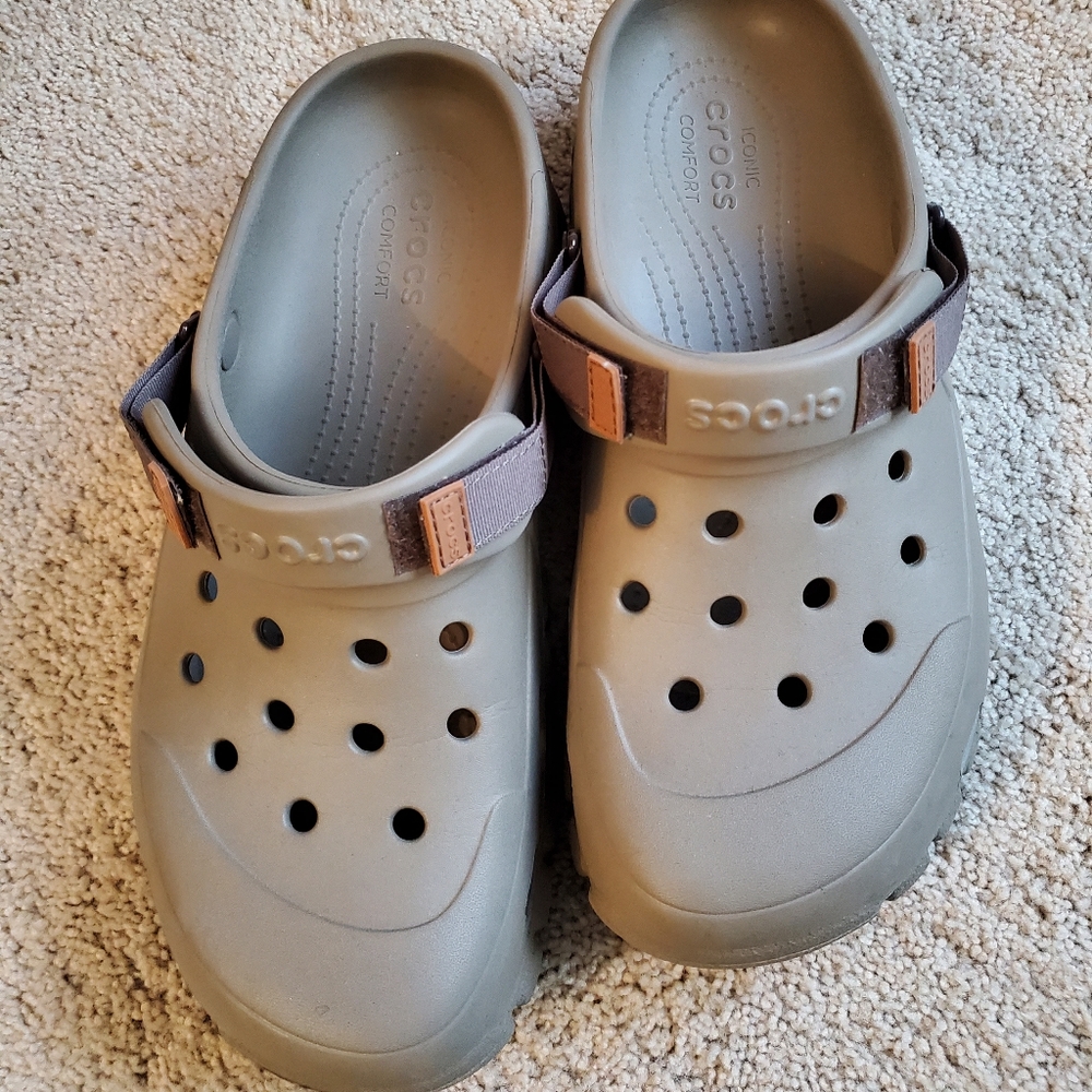 Mens Iconic Comfort Crocs size 11